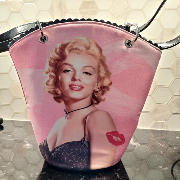 Marilyn monroe handbag - Picture 2 of 3